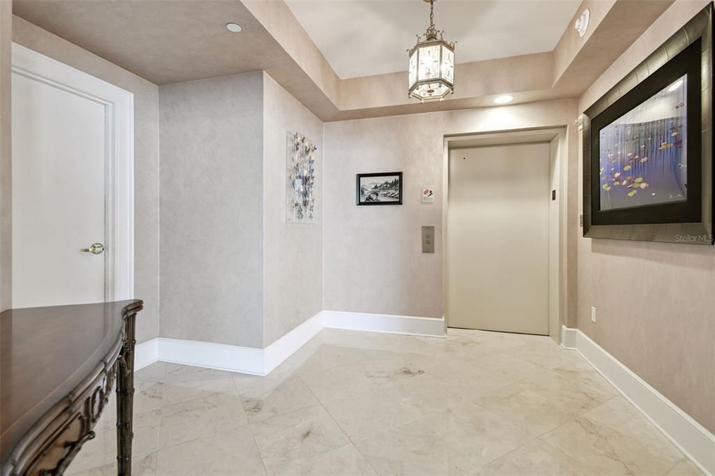 合同活跃: $2,750,000 (3 贝兹, 3 浴室, 3316 平方英尺)