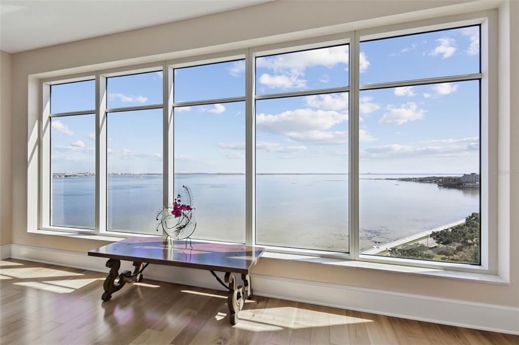 合同活跃: $2,750,000 (3 贝兹, 3 浴室, 3316 平方英尺)