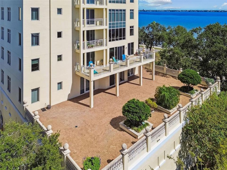 合同活跃: $2,750,000 (3 贝兹, 3 浴室, 3316 平方英尺)