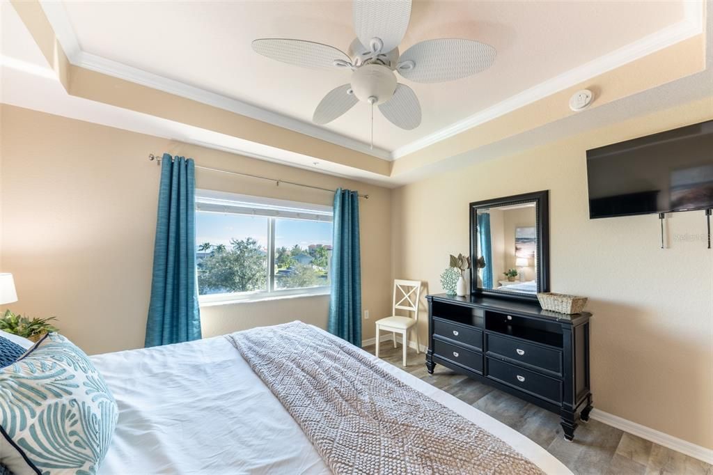 В аренду: $3,800 (2 спален, 2 ванн, 1393 Квадратных фут)