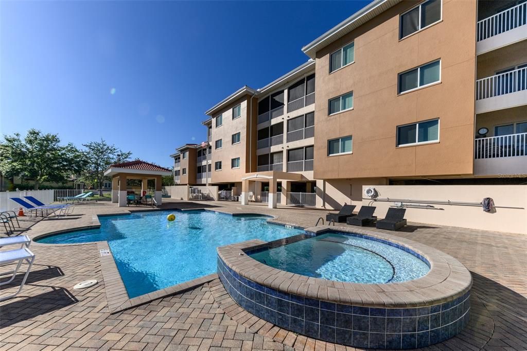 В аренду: $3,800 (2 спален, 2 ванн, 1393 Квадратных фут)