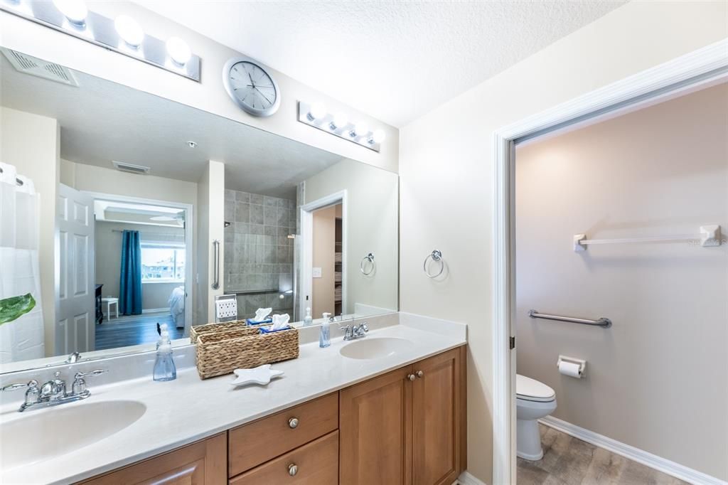 В аренду: $3,800 (2 спален, 2 ванн, 1393 Квадратных фут)