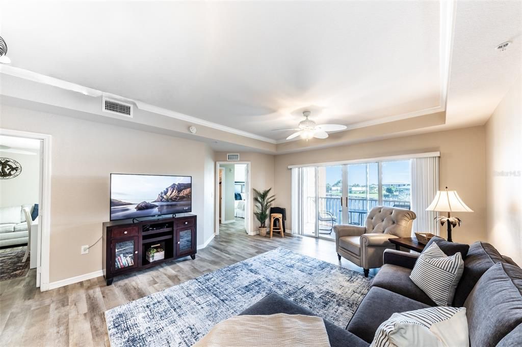 В аренду: $3,800 (2 спален, 2 ванн, 1393 Квадратных фут)