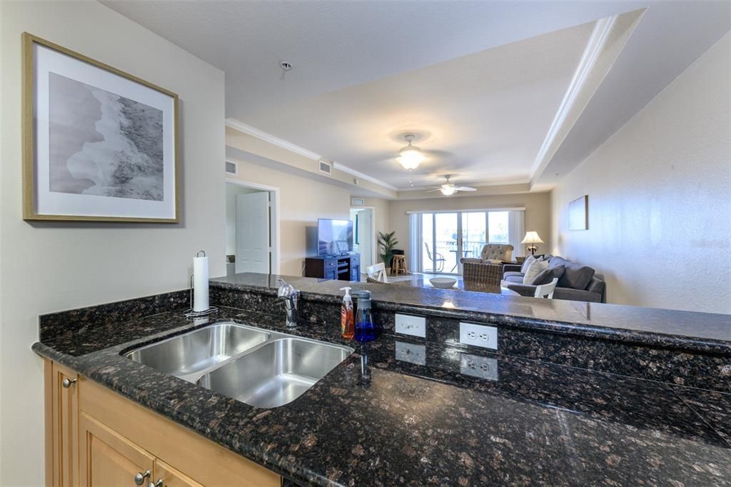 В аренду: $3,800 (2 спален, 2 ванн, 1393 Квадратных фут)