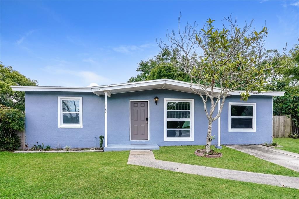 出租: $1,695 (3 贝兹, 1 浴室, 852 平方英尺)