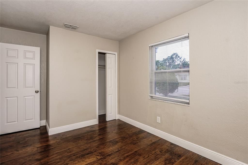 出租: $1,695 (3 贝兹, 1 浴室, 852 平方英尺)