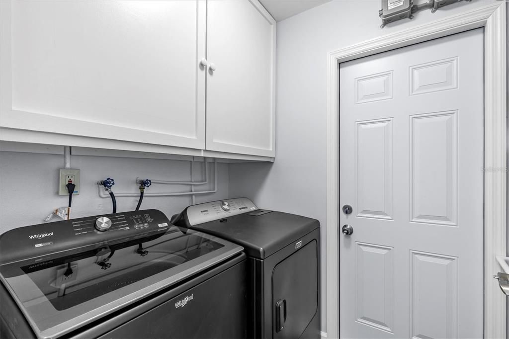 For Sale: $839,000 (4 beds, 3 baths, 1951 Square Feet)