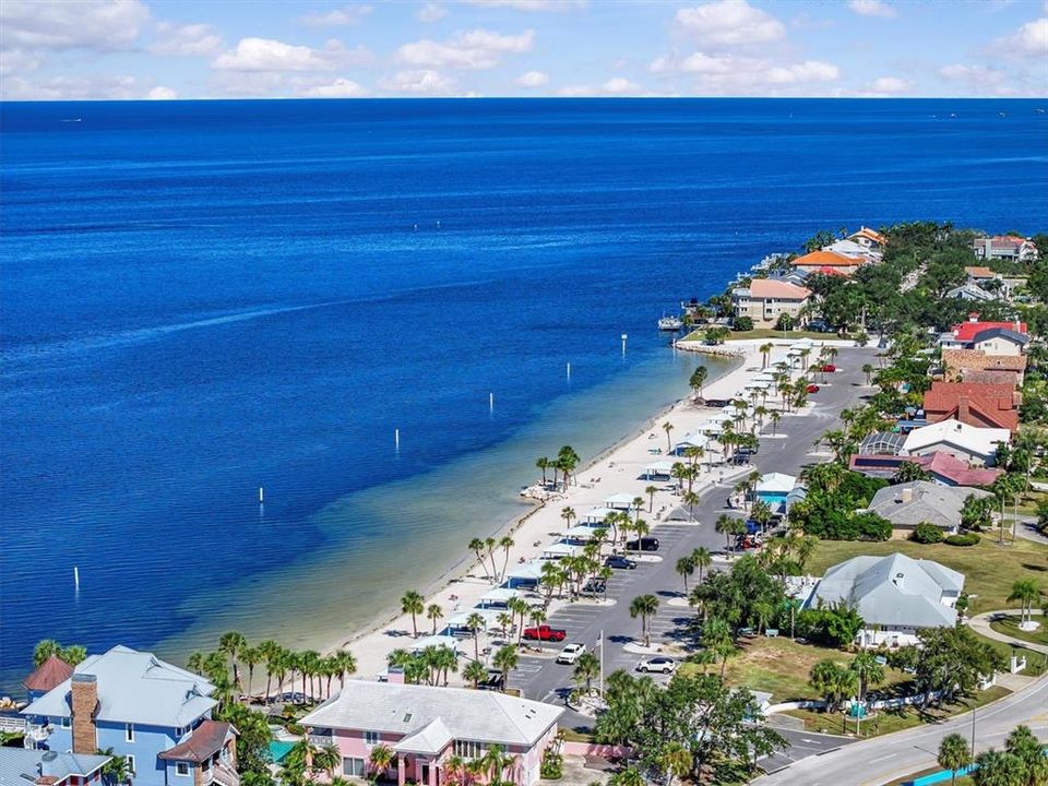 For Sale: $839,000 (4 beds, 3 baths, 1951 Square Feet)