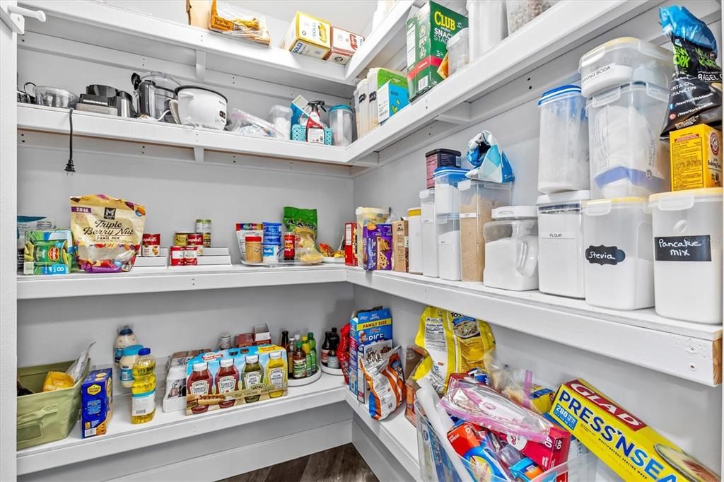 For Sale: $839,000 (4 beds, 3 baths, 1951 Square Feet)