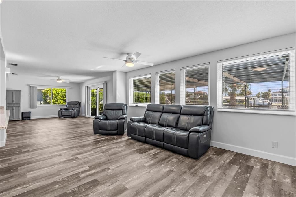 For Sale: $839,000 (4 beds, 3 baths, 1951 Square Feet)