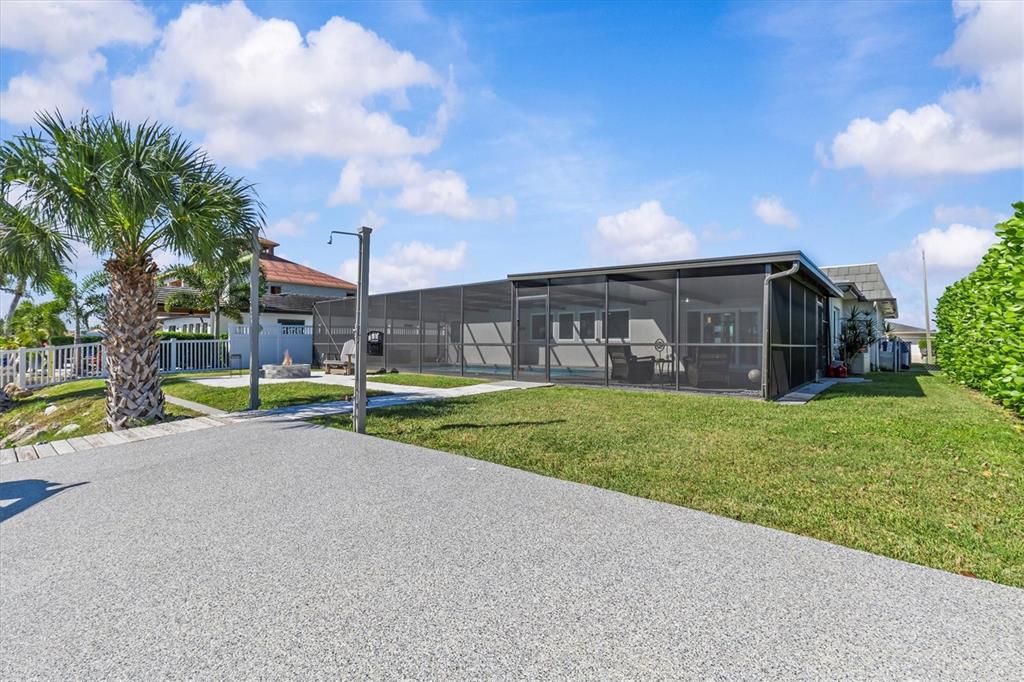 For Sale: $839,000 (4 beds, 3 baths, 1951 Square Feet)