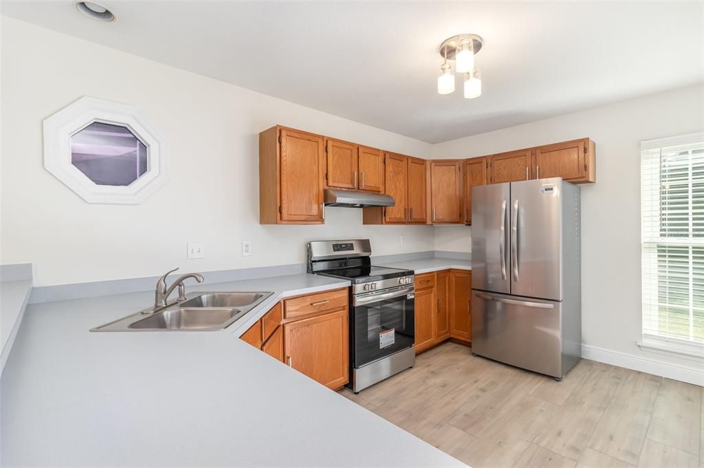 На продажу: $359,900 (3 спален, 2 ванн, 1505 Квадратных фут)