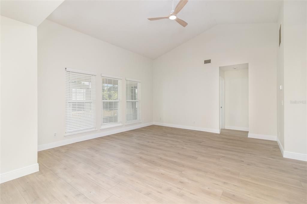 На продажу: $359,900 (3 спален, 2 ванн, 1505 Квадратных фут)