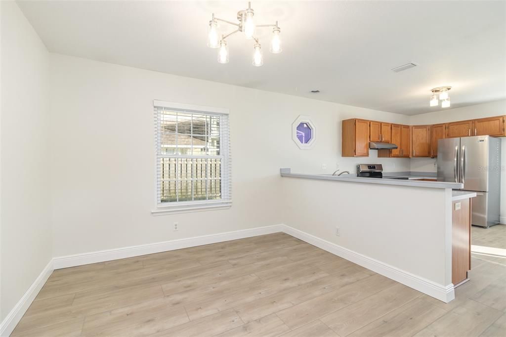 На продажу: $359,900 (3 спален, 2 ванн, 1505 Квадратных фут)