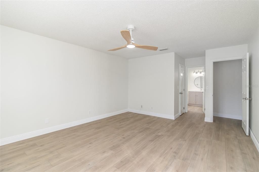 На продажу: $359,900 (3 спален, 2 ванн, 1505 Квадратных фут)