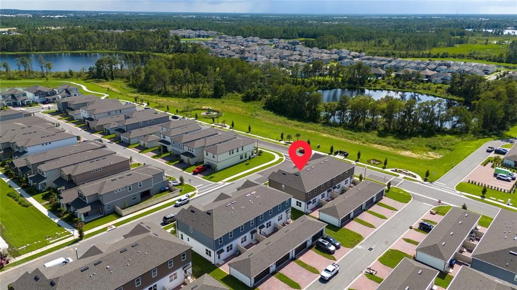 Activo con contrato: $2,700 (3 camas, 2 baños, 1715 Pies cuadrados)