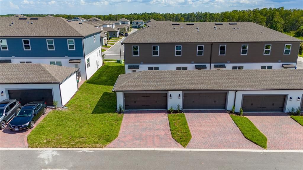 Activo con contrato: $2,700 (3 camas, 2 baños, 1715 Pies cuadrados)