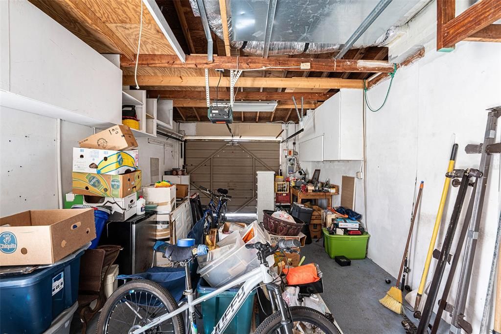 合同活跃: $228,000 (2 贝兹, 2 浴室, 882 平方英尺)