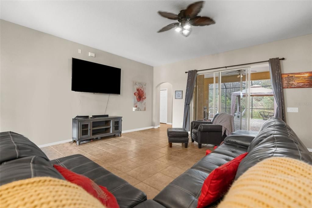 待售: $520,000 (4 贝兹, 3 浴室, 2226 平方英尺)