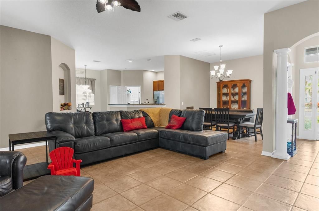 待售: $520,000 (4 贝兹, 3 浴室, 2226 平方英尺)