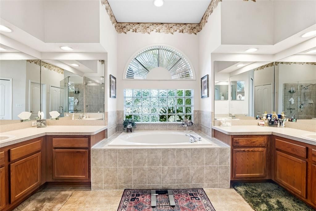 Active With Contract: $564,900 (3 beds, 3 baths, 2153 Square Feet)