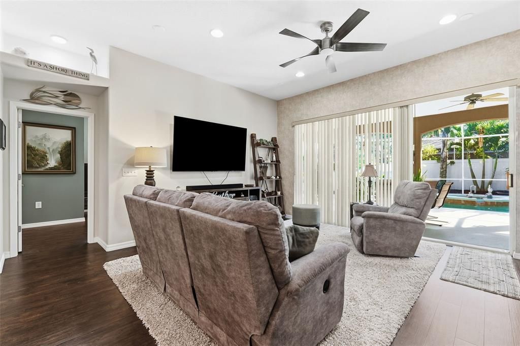 Active With Contract: $564,900 (3 beds, 3 baths, 2153 Square Feet)