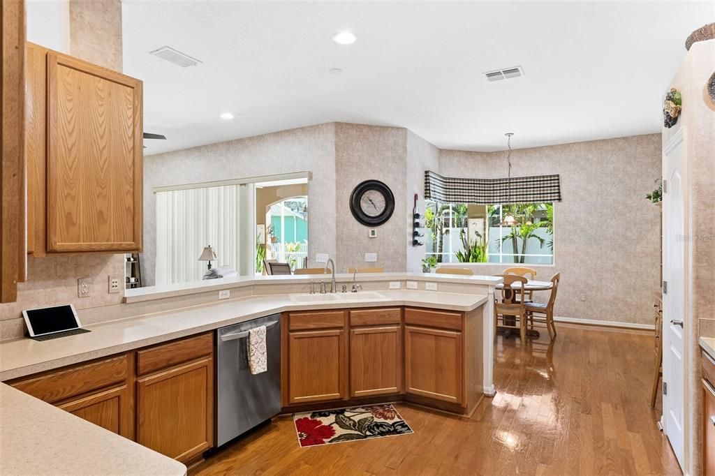 Active With Contract: $564,900 (3 beds, 3 baths, 2153 Square Feet)