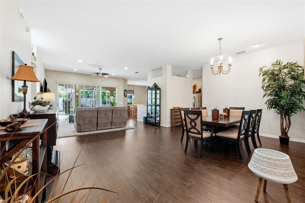 Active With Contract: $564,900 (3 beds, 3 baths, 2153 Square Feet)