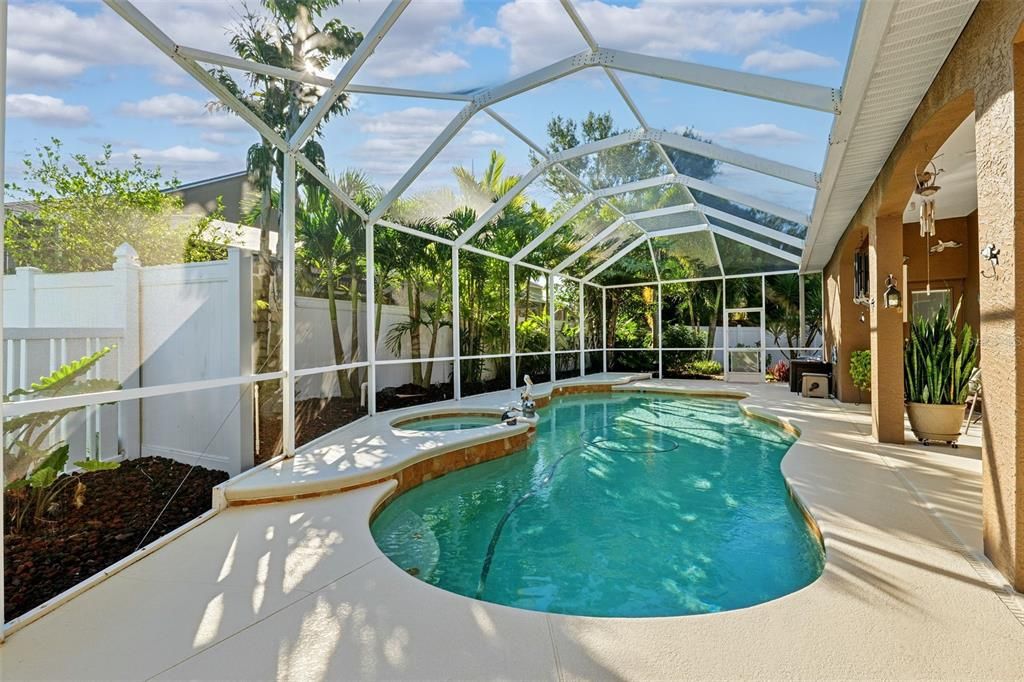 Active With Contract: $564,900 (3 beds, 3 baths, 2153 Square Feet)