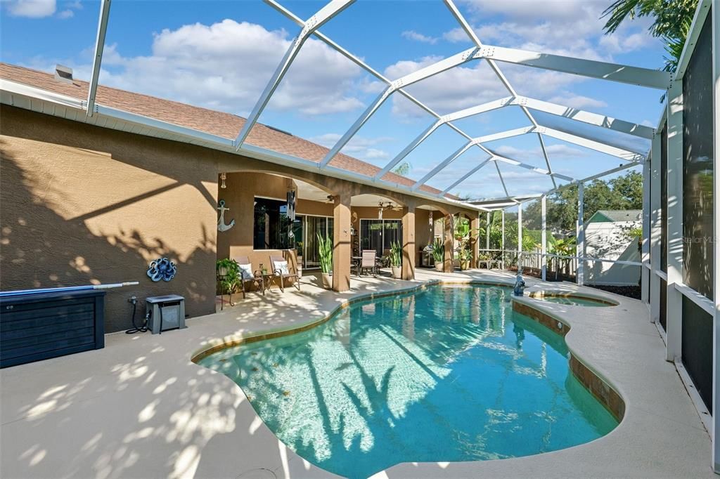 Active With Contract: $564,900 (3 beds, 3 baths, 2153 Square Feet)