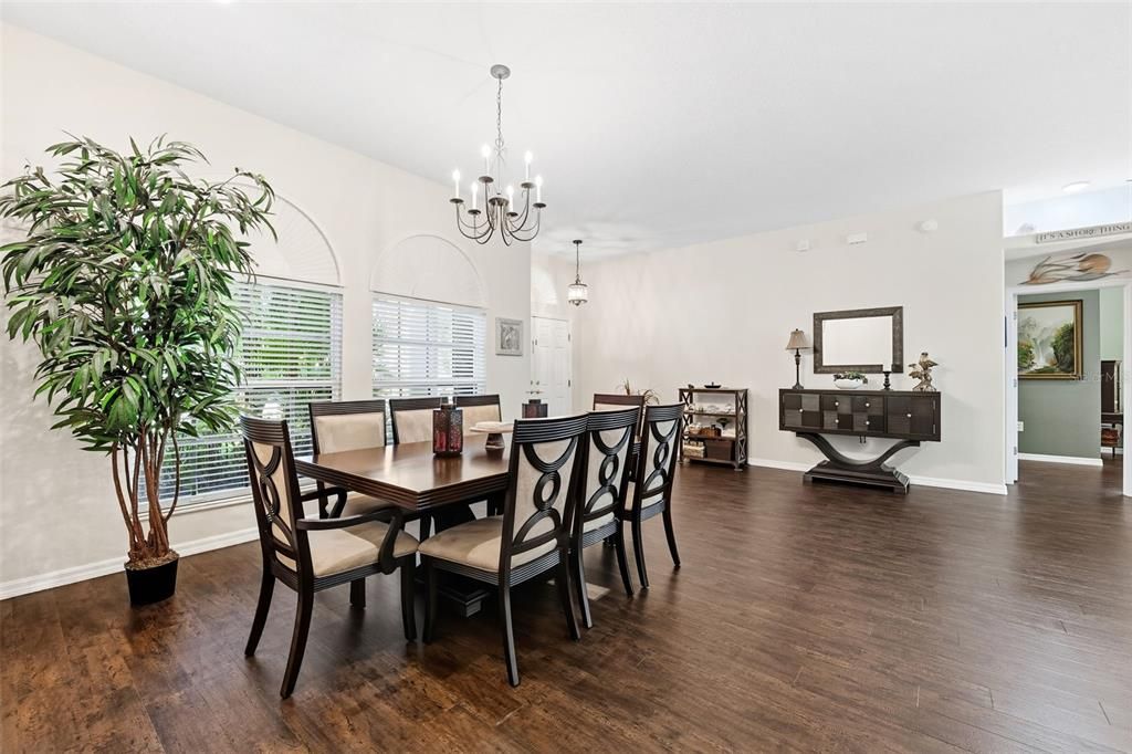 Active With Contract: $564,900 (3 beds, 3 baths, 2153 Square Feet)