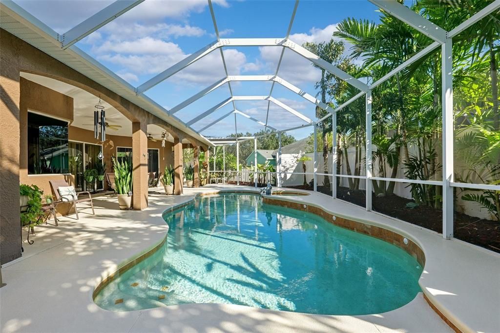 Active With Contract: $564,900 (3 beds, 3 baths, 2153 Square Feet)