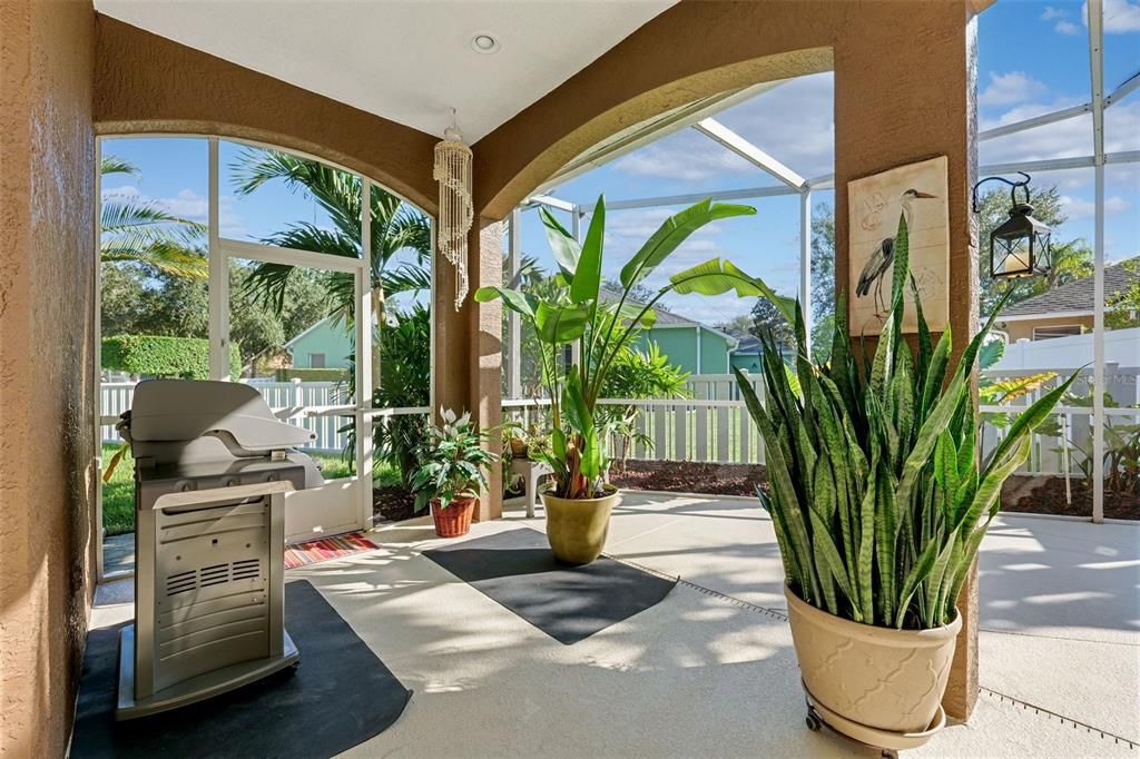 Active With Contract: $564,900 (3 beds, 3 baths, 2153 Square Feet)