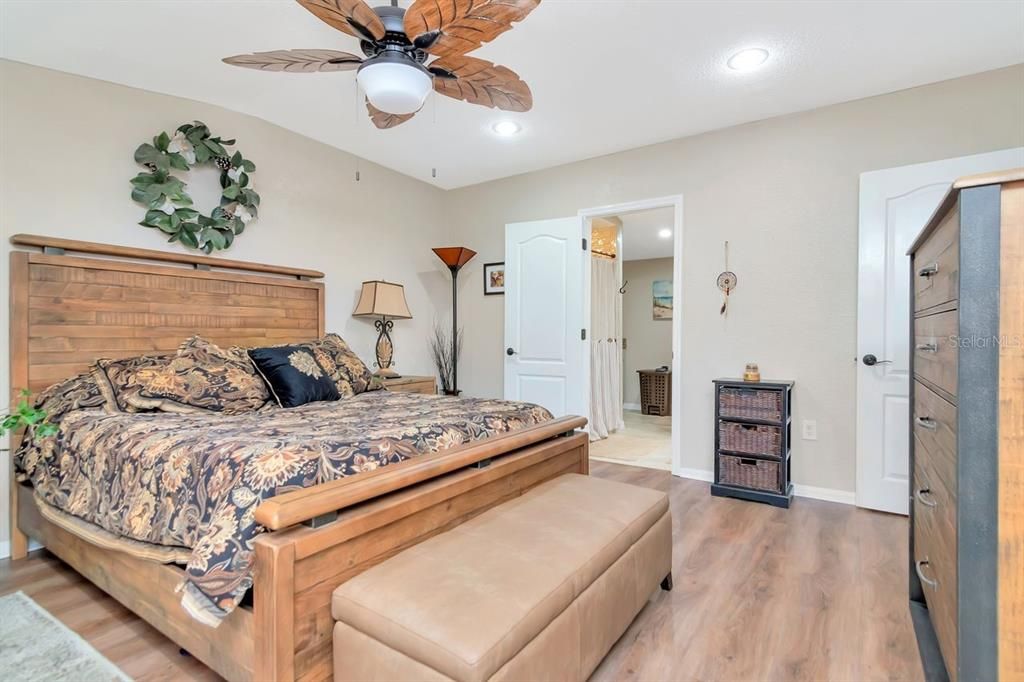 For Sale: $429,900 (4 beds, 2 baths, 1782 Square Feet)