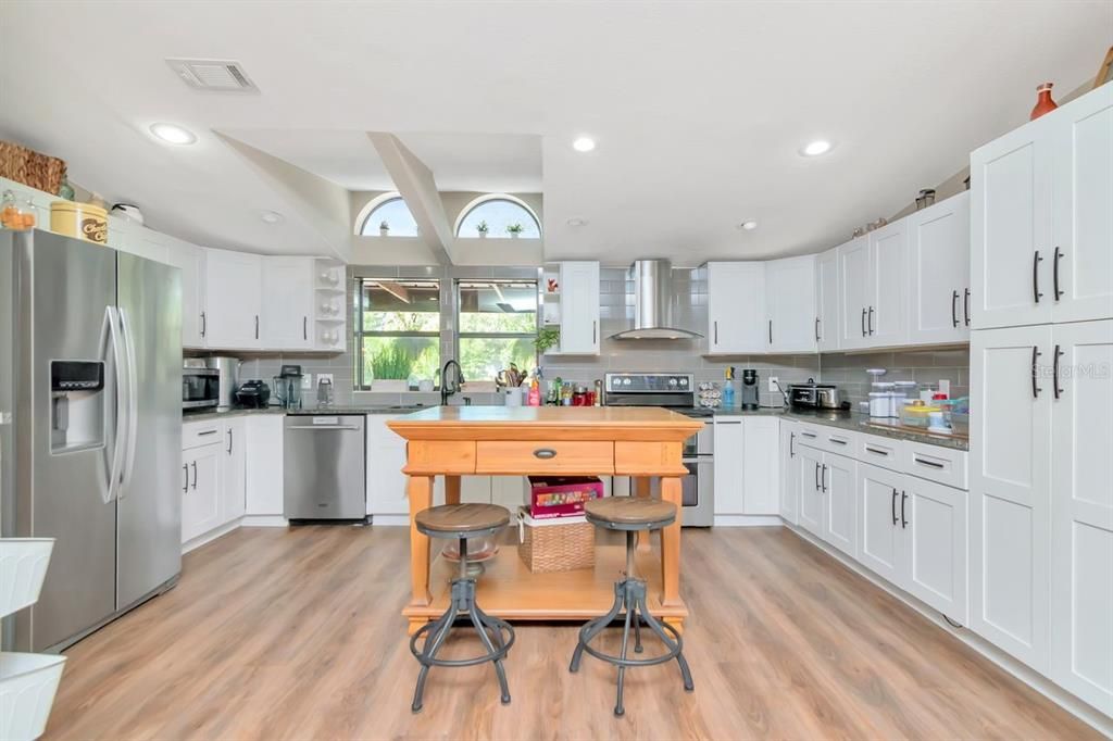 For Sale: $429,900 (4 beds, 2 baths, 1782 Square Feet)