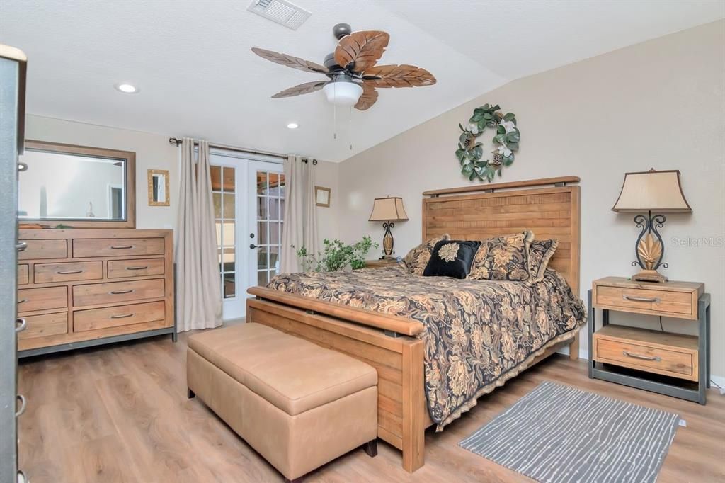 For Sale: $429,900 (4 beds, 2 baths, 1782 Square Feet)