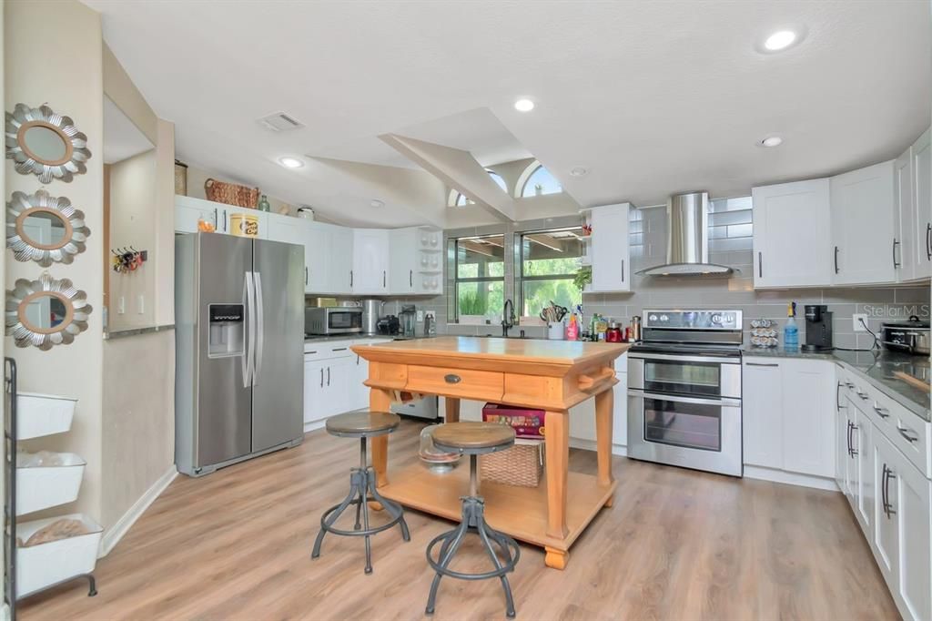 For Sale: $429,900 (4 beds, 2 baths, 1782 Square Feet)