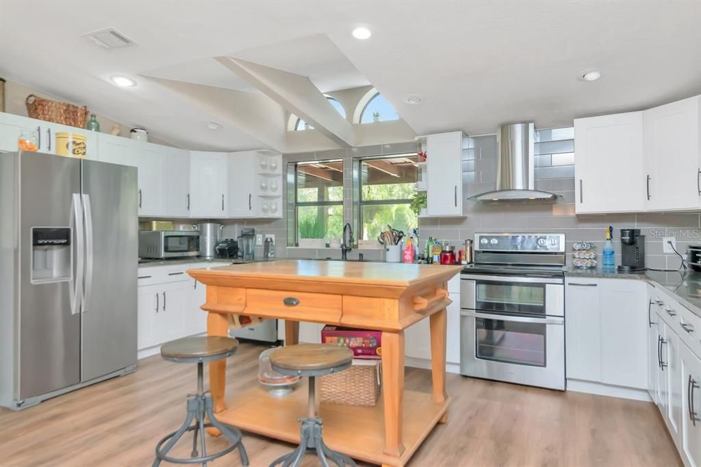 For Sale: $429,900 (4 beds, 2 baths, 1782 Square Feet)