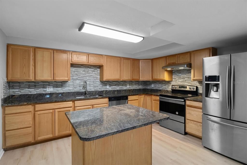 For Sale: $539,900 (5 beds, 4 baths, 3158 Square Feet)