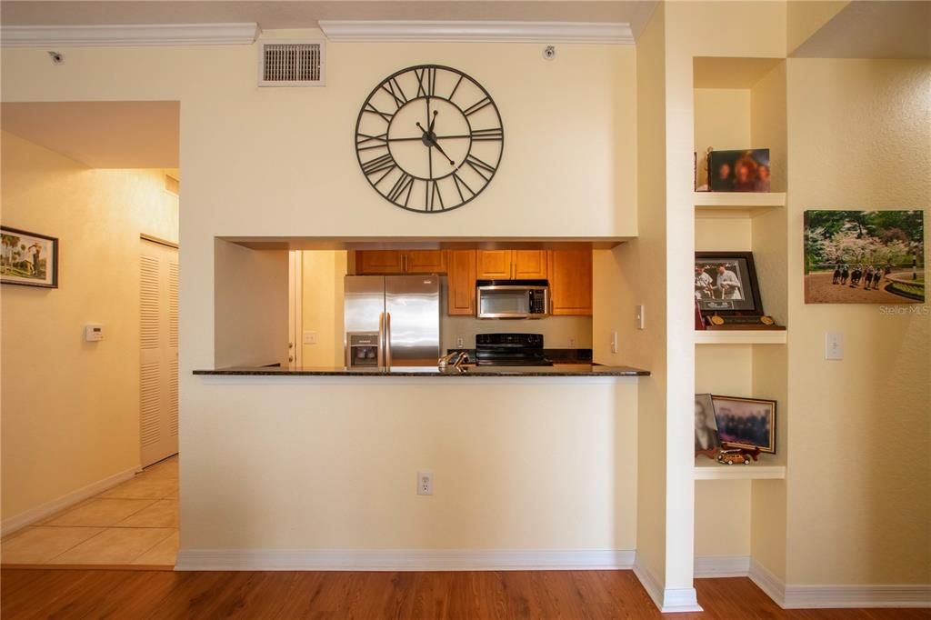 For Sale: $439,000 (2 beds, 2 baths, 1084 Square Feet)