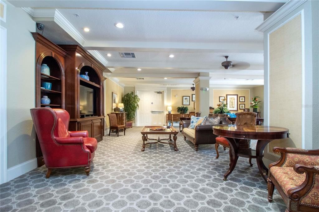 For Sale: $439,000 (2 beds, 2 baths, 1084 Square Feet)