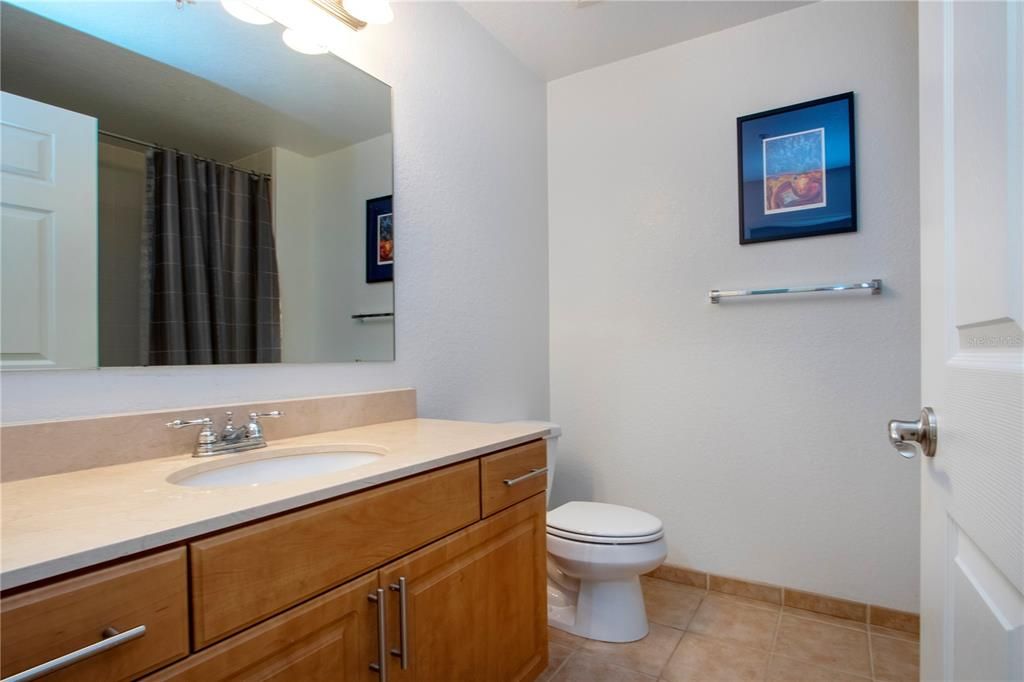 For Sale: $439,000 (2 beds, 2 baths, 1084 Square Feet)