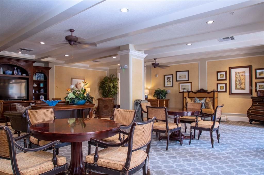 For Sale: $439,000 (2 beds, 2 baths, 1084 Square Feet)