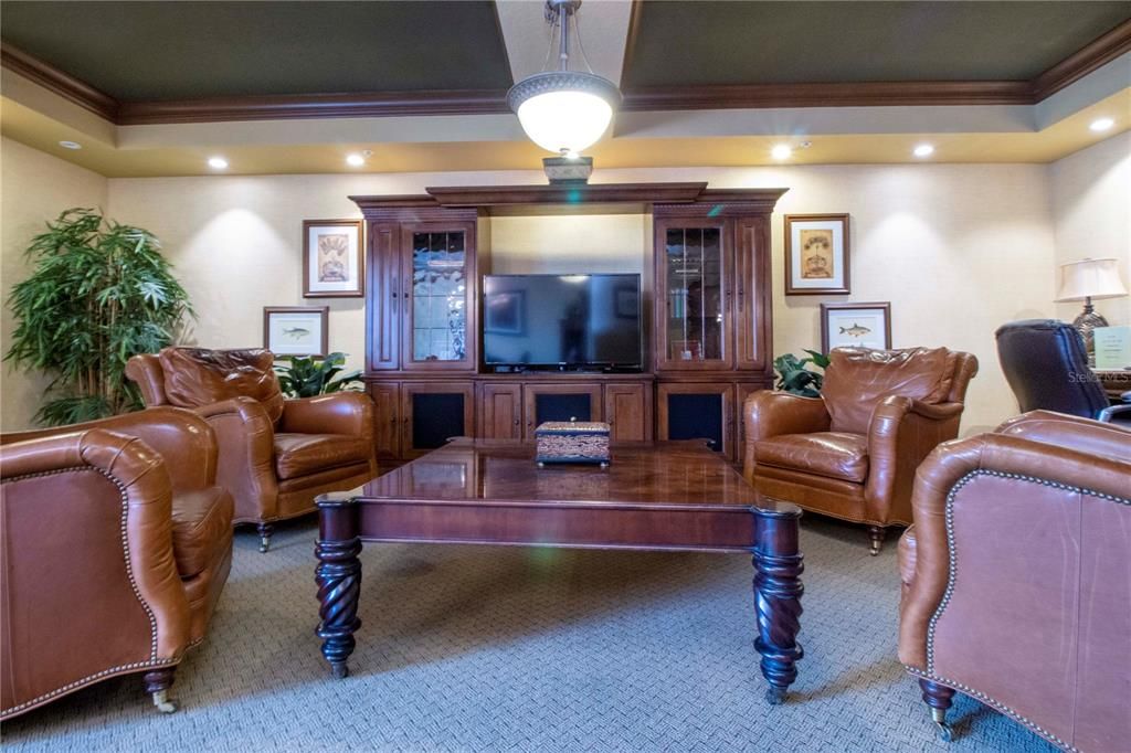 For Sale: $439,000 (2 beds, 2 baths, 1084 Square Feet)