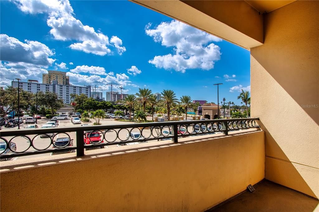 For Sale: $439,000 (2 beds, 2 baths, 1084 Square Feet)