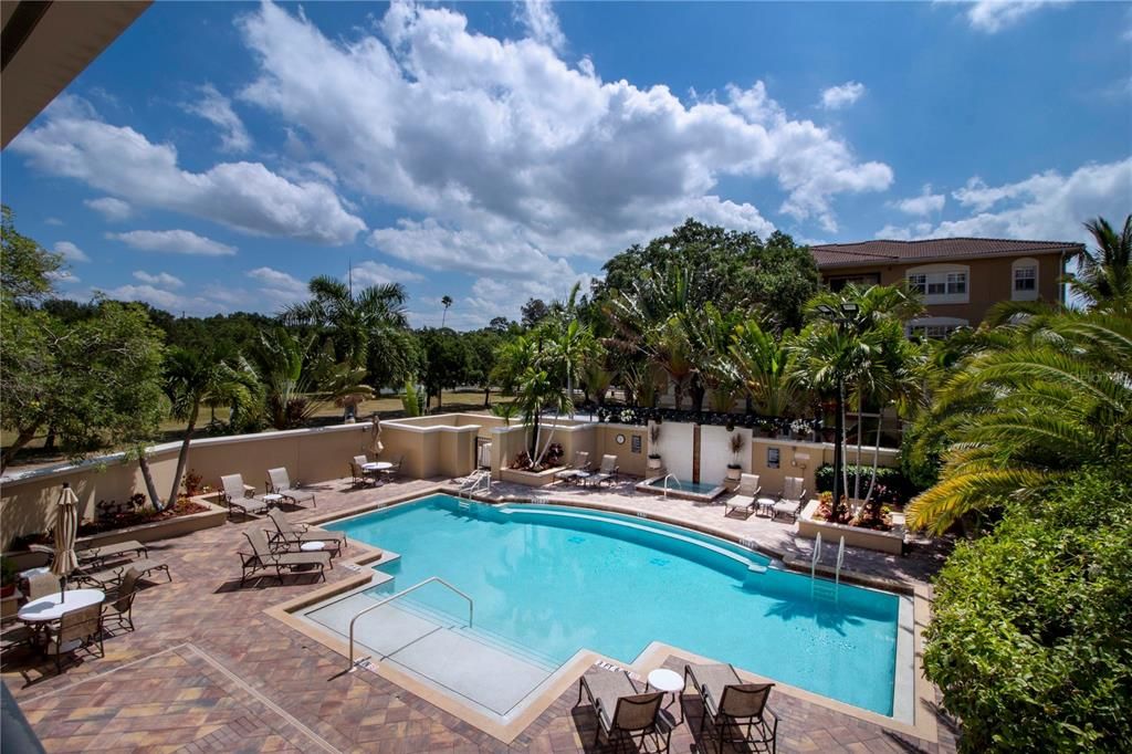 For Sale: $439,000 (2 beds, 2 baths, 1084 Square Feet)