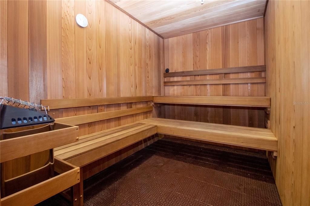 For Sale: $439,000 (2 beds, 2 baths, 1084 Square Feet)