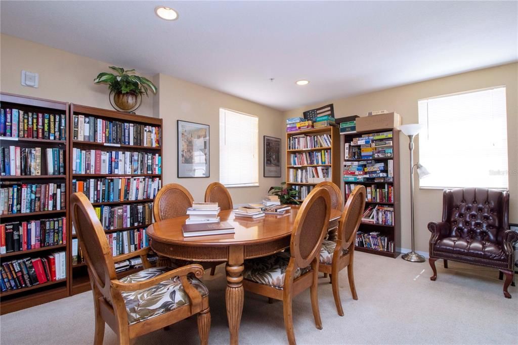 For Sale: $439,000 (2 beds, 2 baths, 1084 Square Feet)