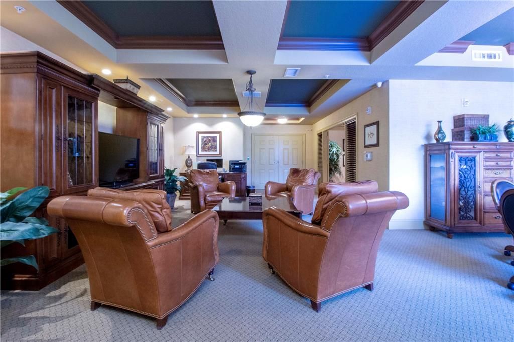 For Sale: $439,000 (2 beds, 2 baths, 1084 Square Feet)