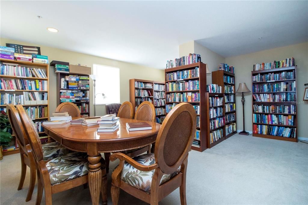 For Sale: $439,000 (2 beds, 2 baths, 1084 Square Feet)